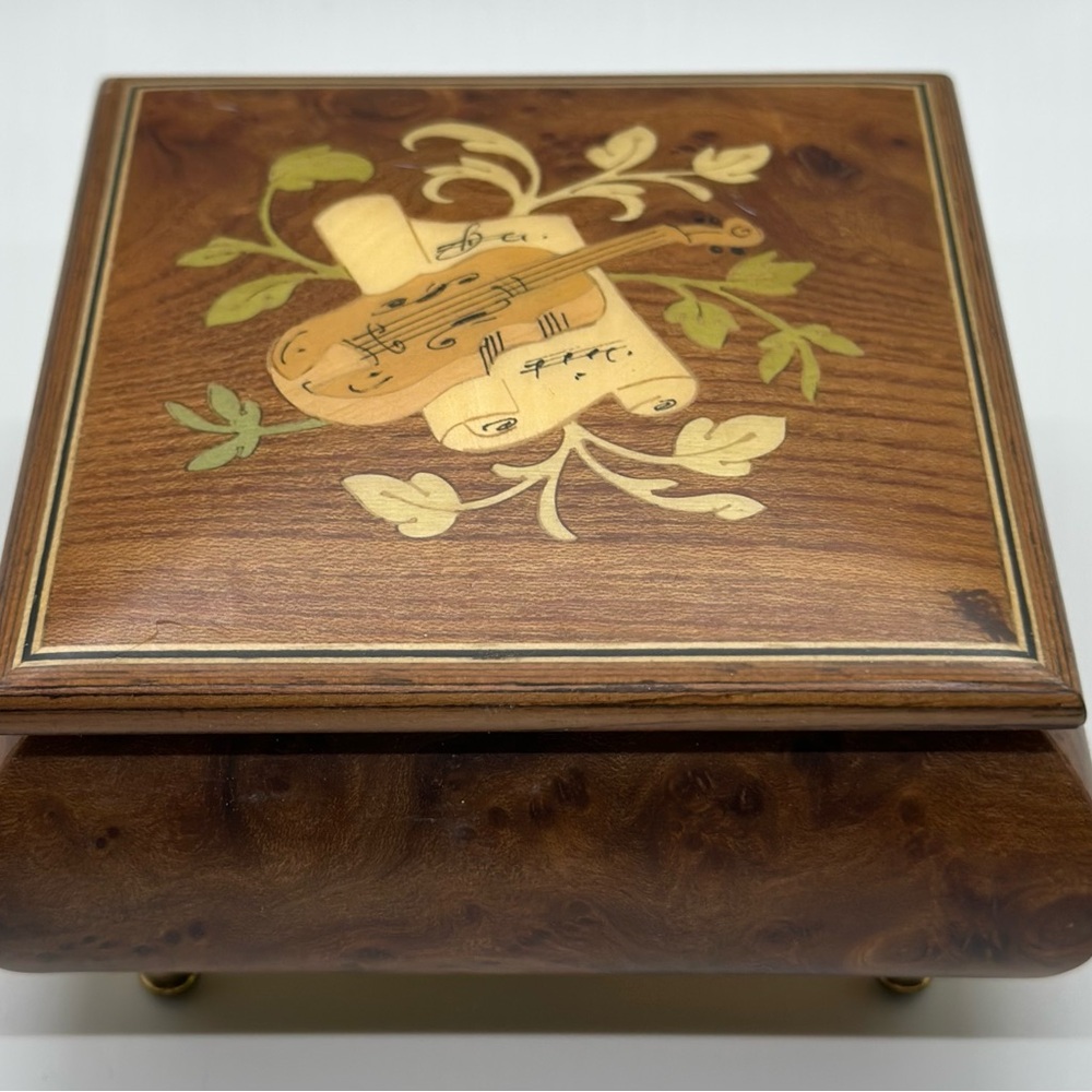 Giglio Wooden Music Box with Red Velvet Interior